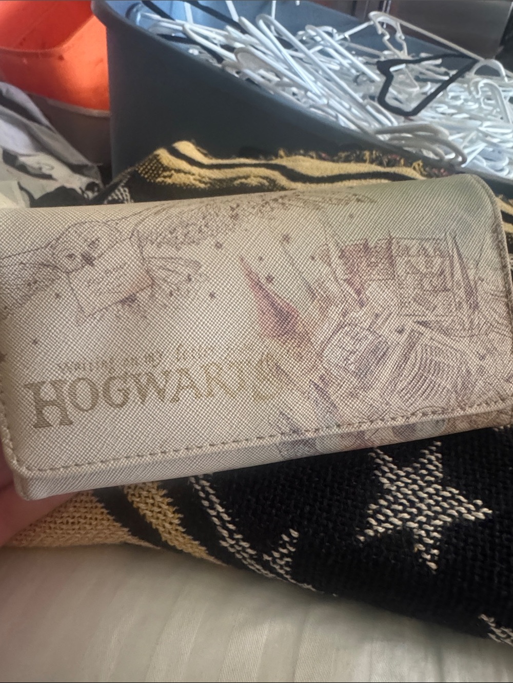 Hogwarts Beige Canvas Zip-Around Wallet - Fan Collection